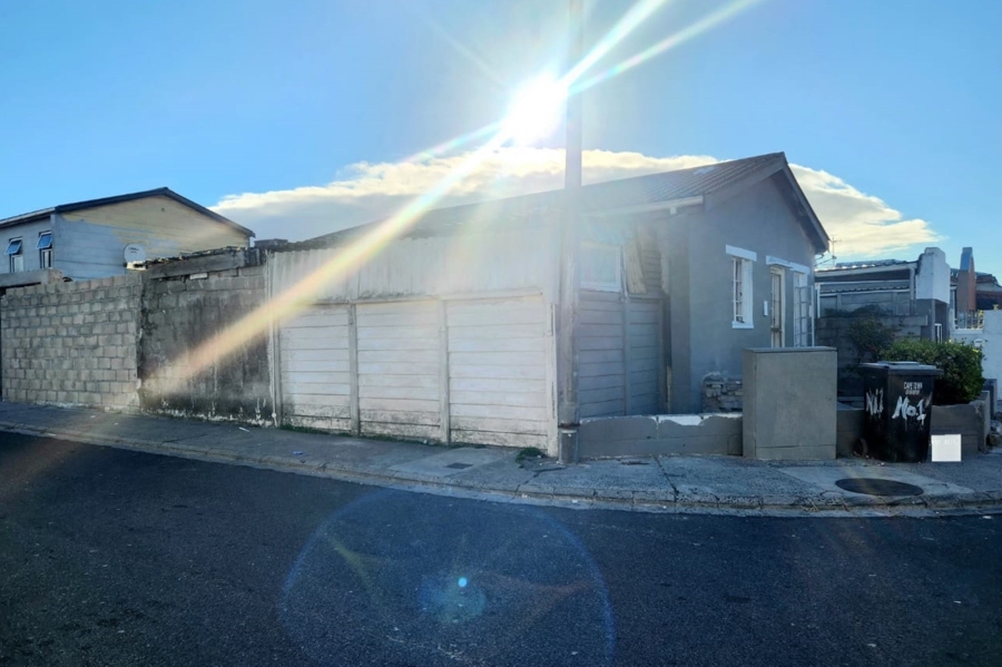 2 Bedroom Property for Sale in Lentegeur Western Cape
